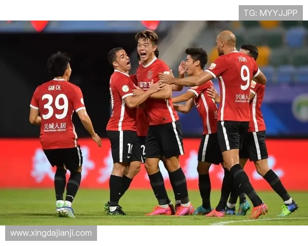 成都足球队在世界杯预选赛中的意识表现分析与点评